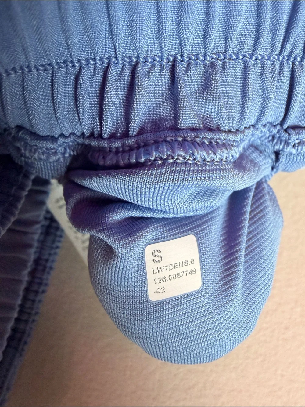 Lululemon Shake It Out High-Rise Running Short 2.5" Size S - Picture 6 of 8